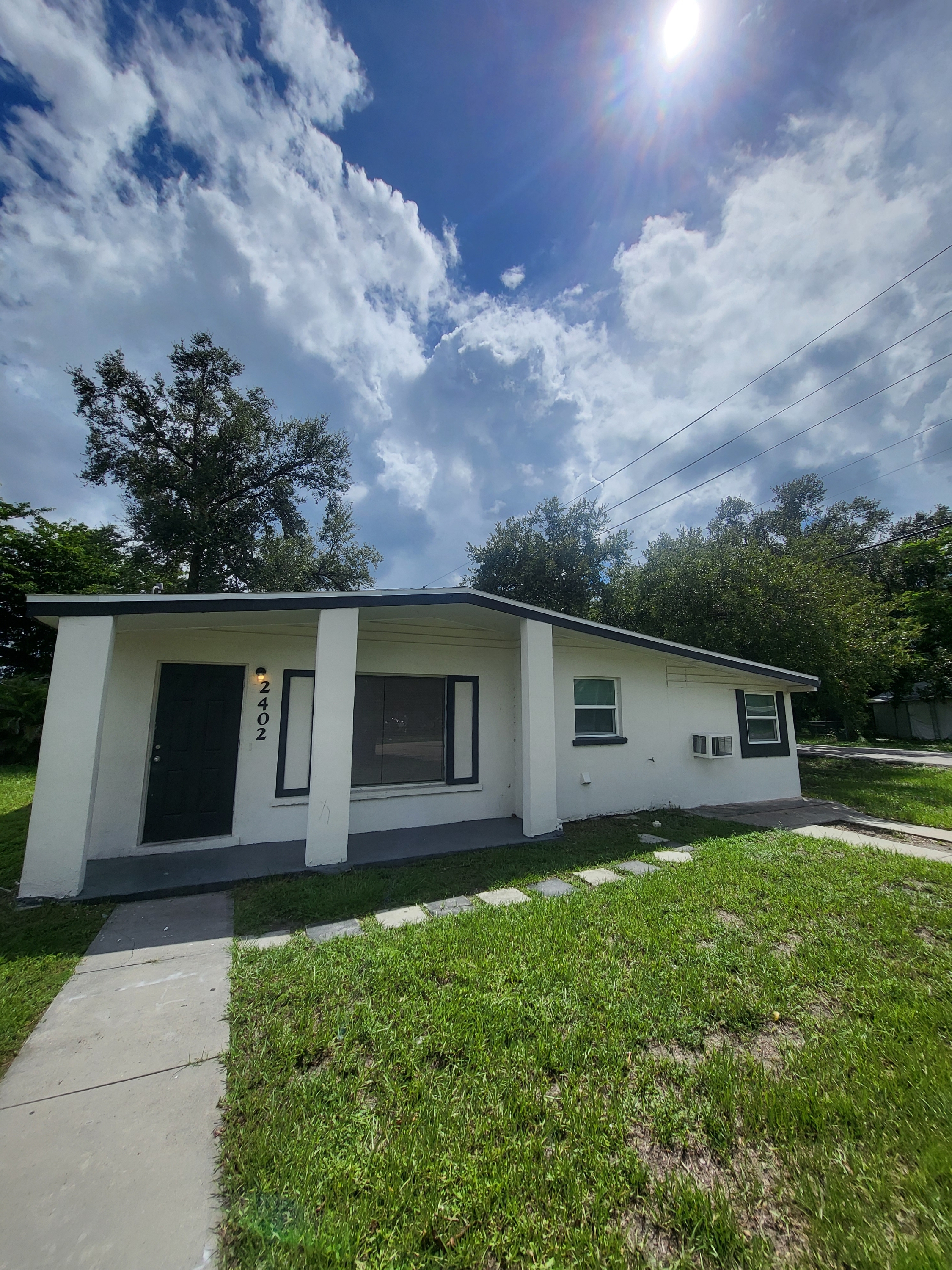 2402 Dora Street