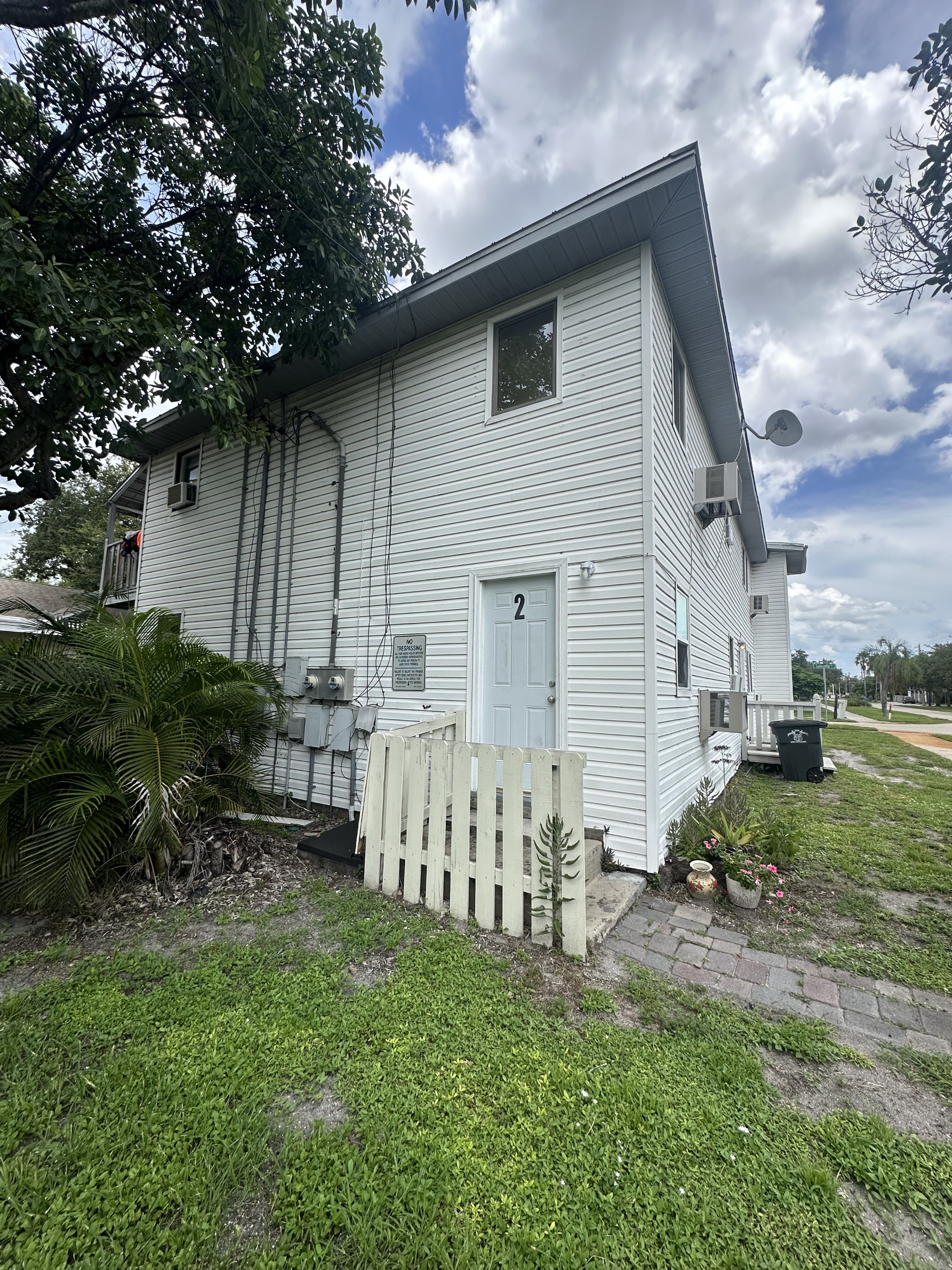 2304 Grand Ave