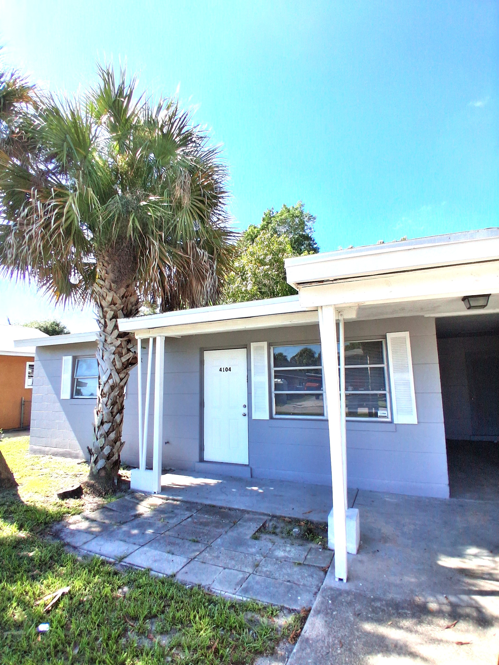 4104 Desoto Avenue