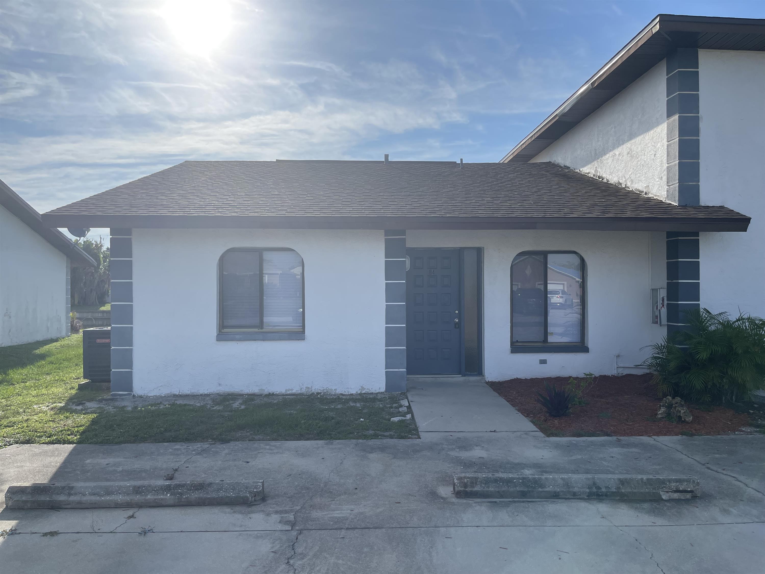 625 SE 13th Ave B4